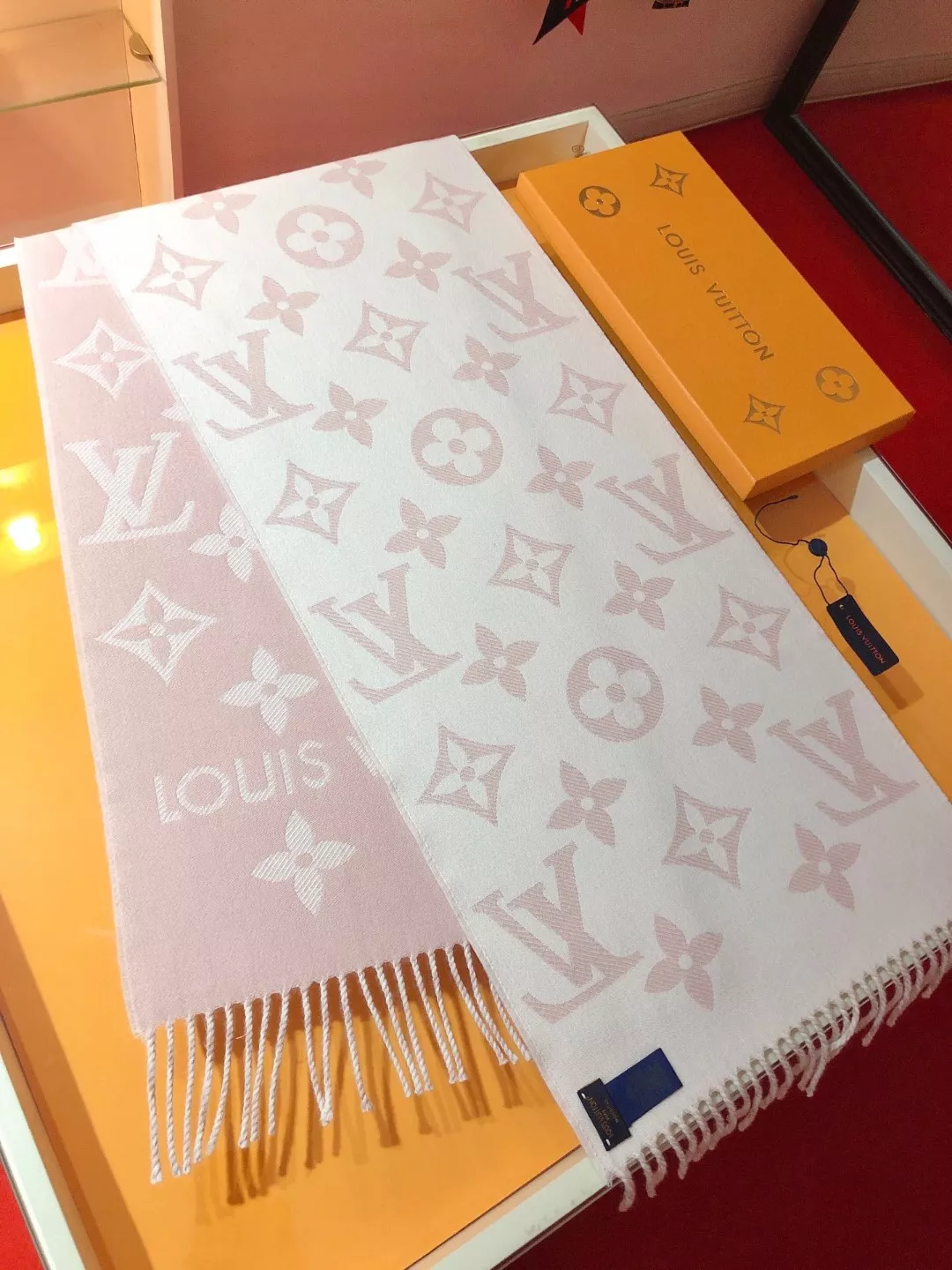 Compact 781 Louis Vuitton Scarf For Women