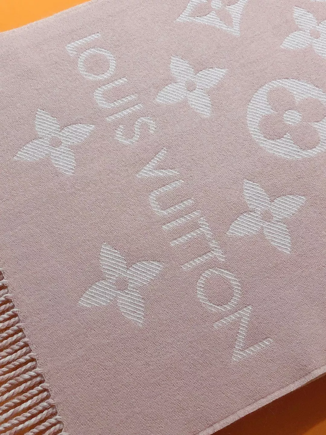 Compact 781 Louis Vuitton Scarf For Women