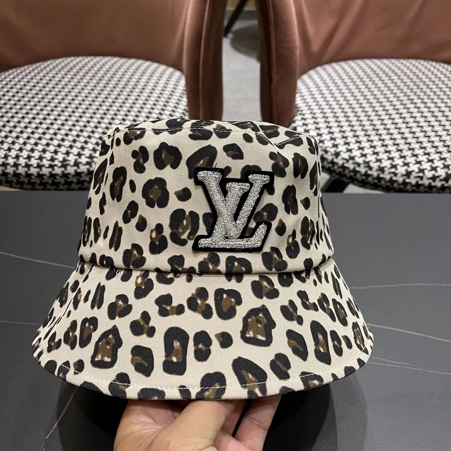 Compact 7918 Louis Vuitton LV Caps