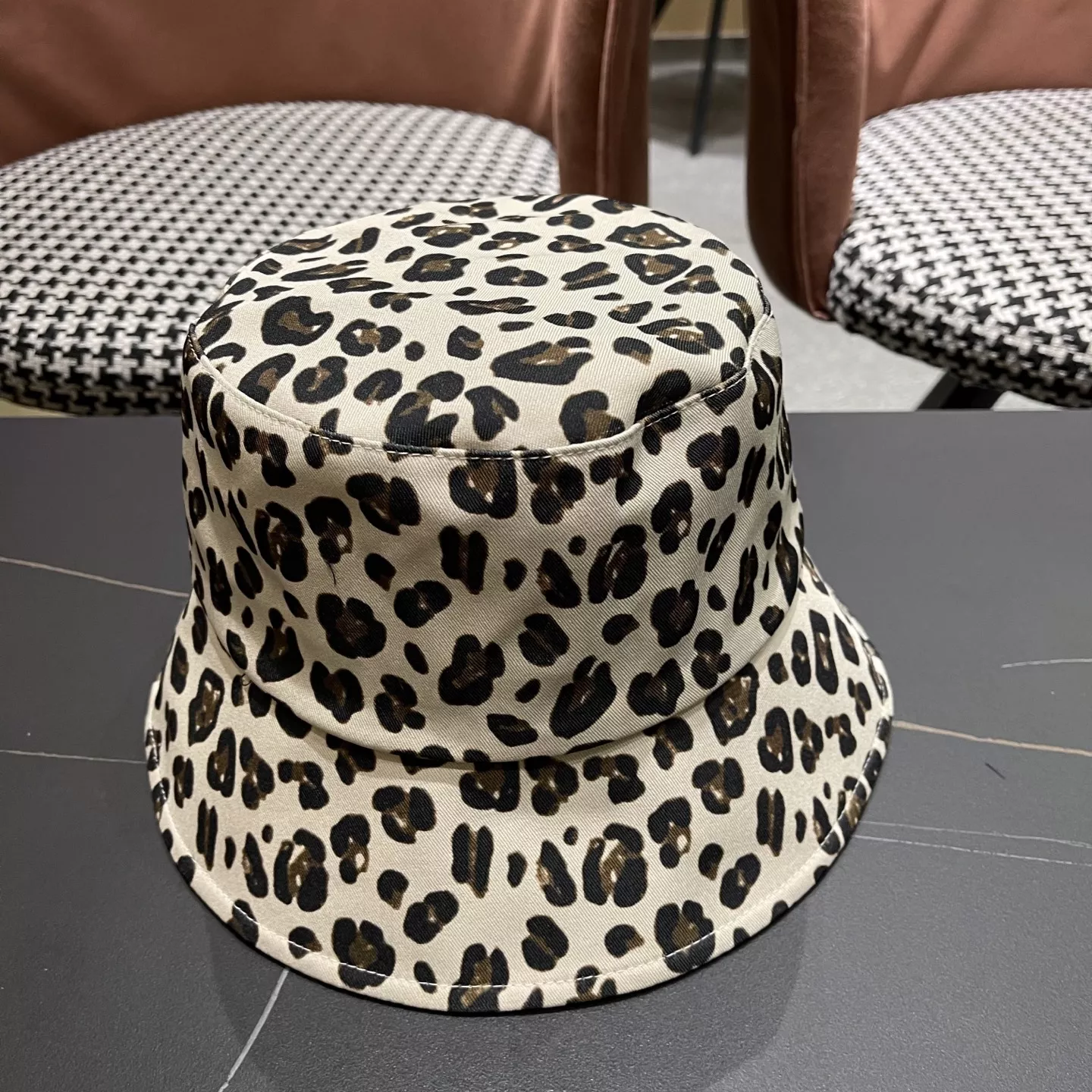 Compact 7918 Louis Vuitton LV Caps
