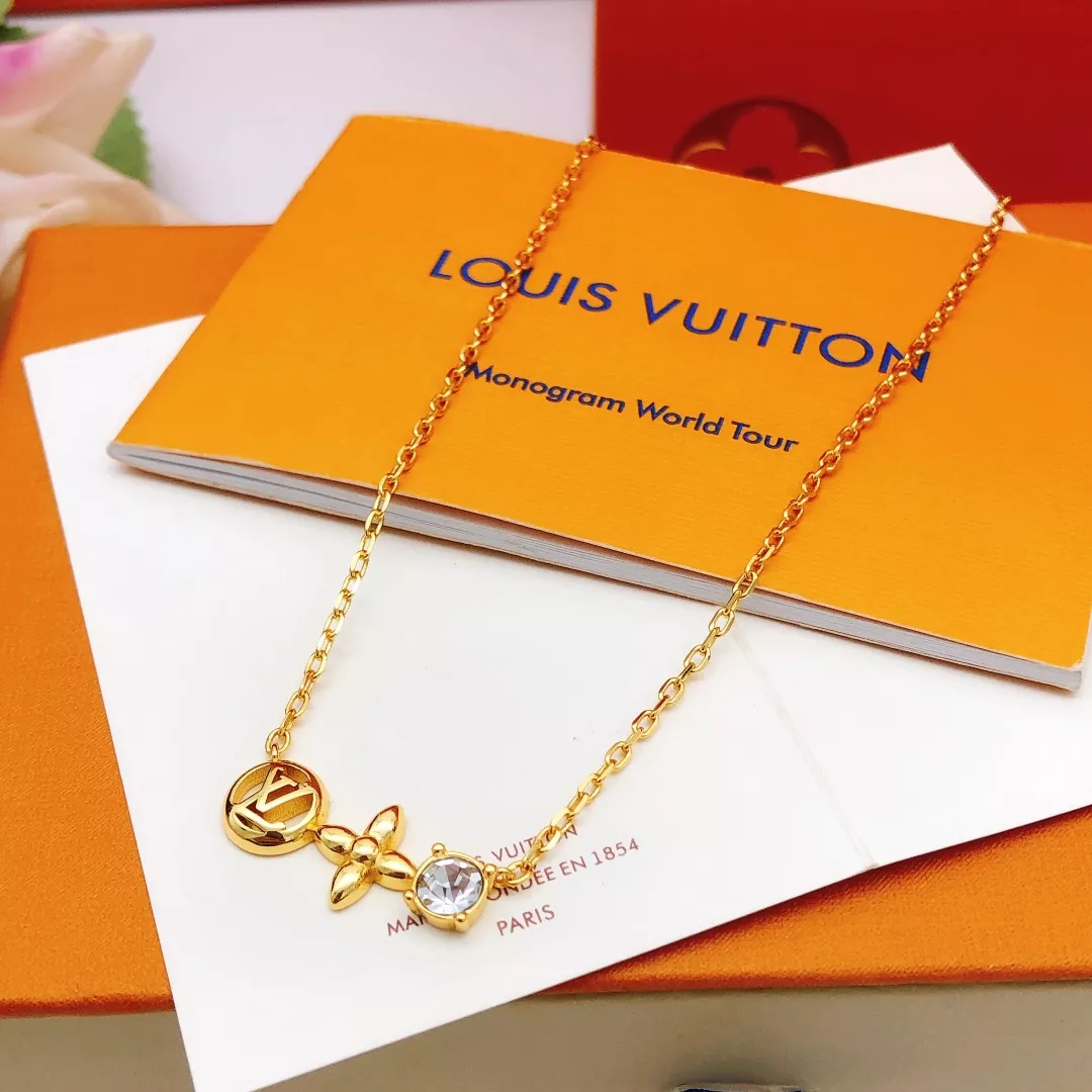 Compact 7924 Louis Vuitton Necklaces