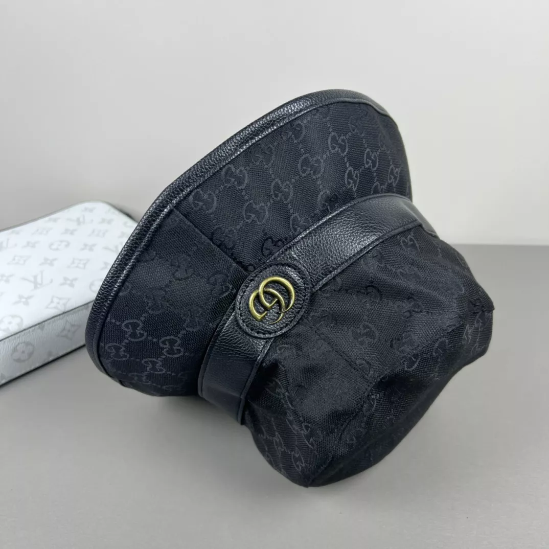 Compact 7971 Gucci Caps