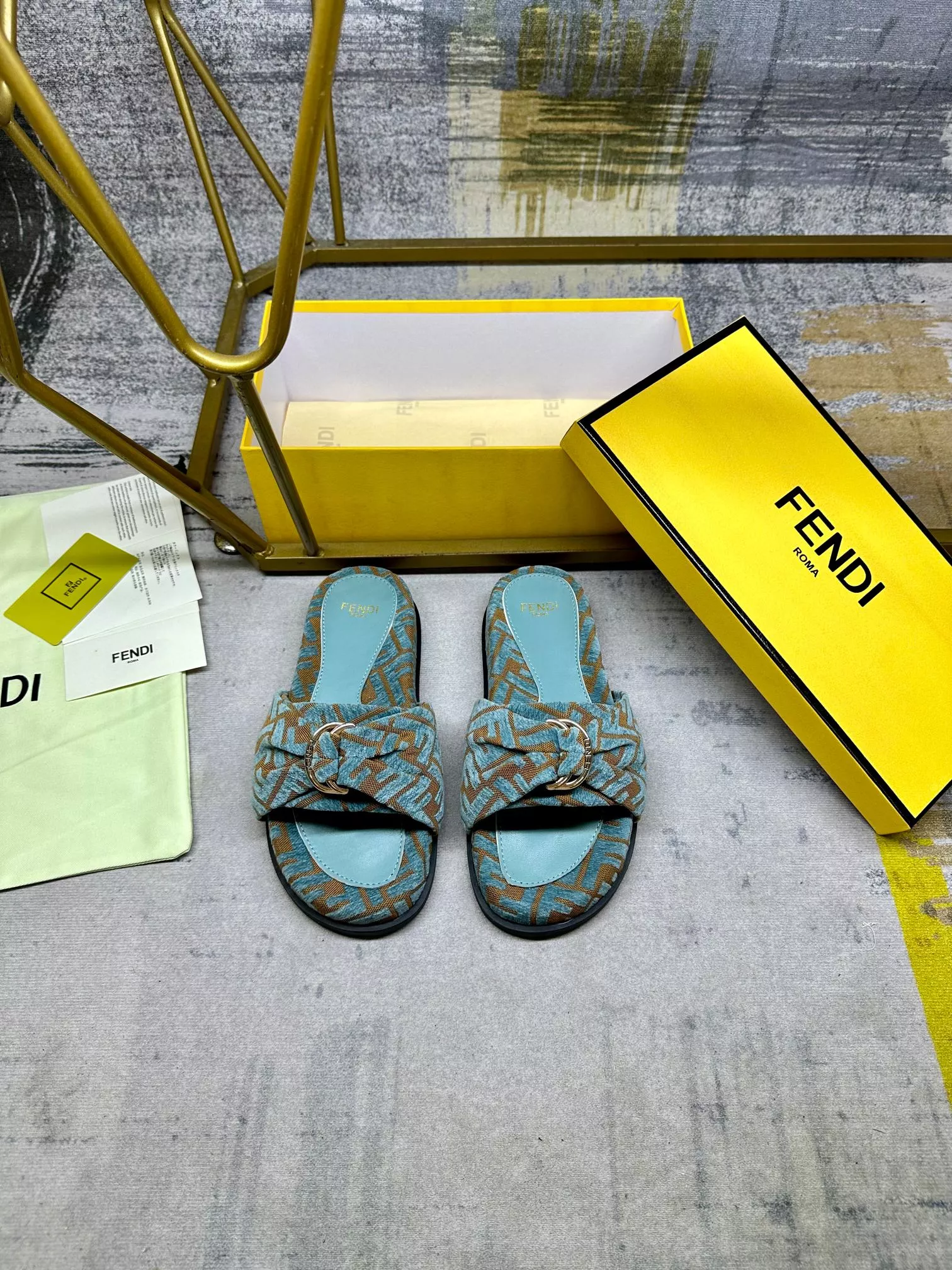 Compact 8110 Fendi Slippers For Women