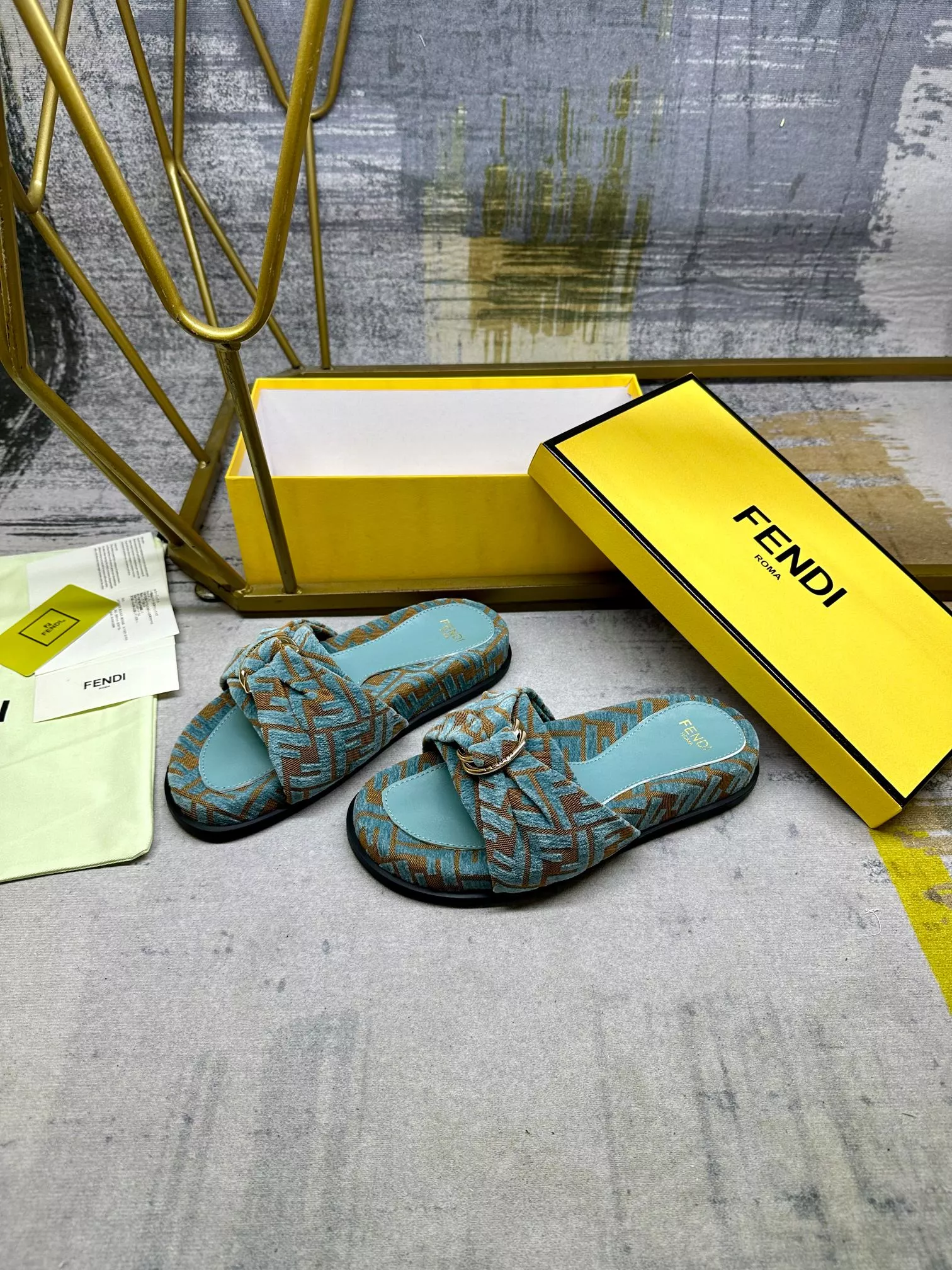 Compact 8110 Fendi Slippers For Women