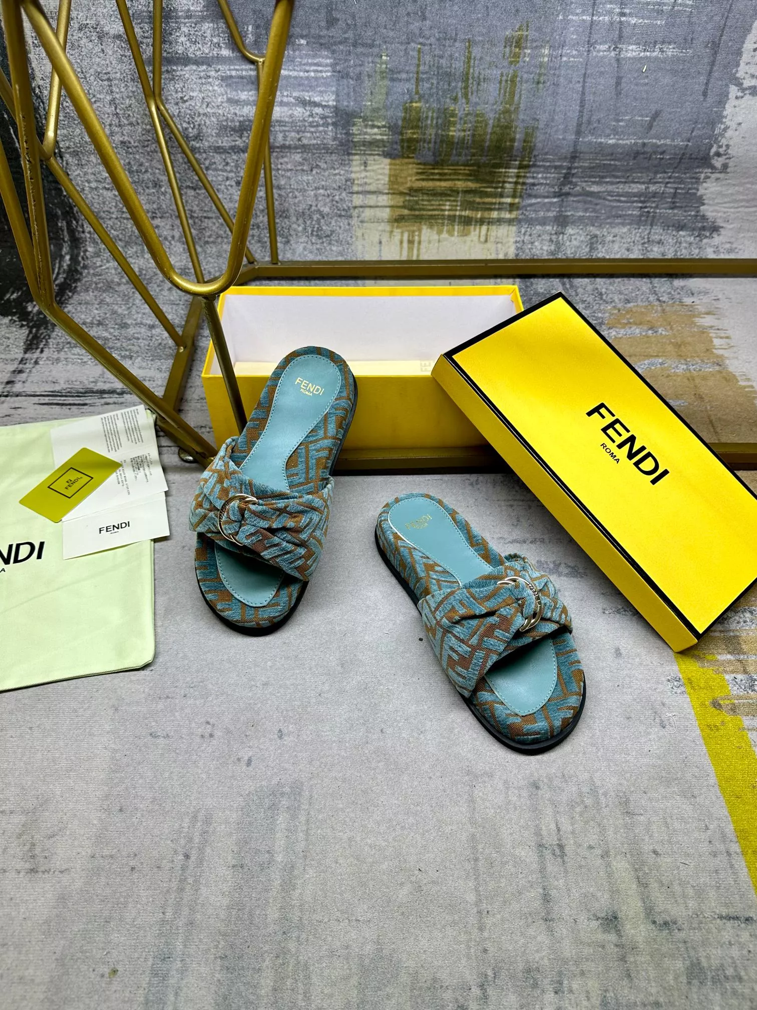 Compact 8110 Fendi Slippers For Women