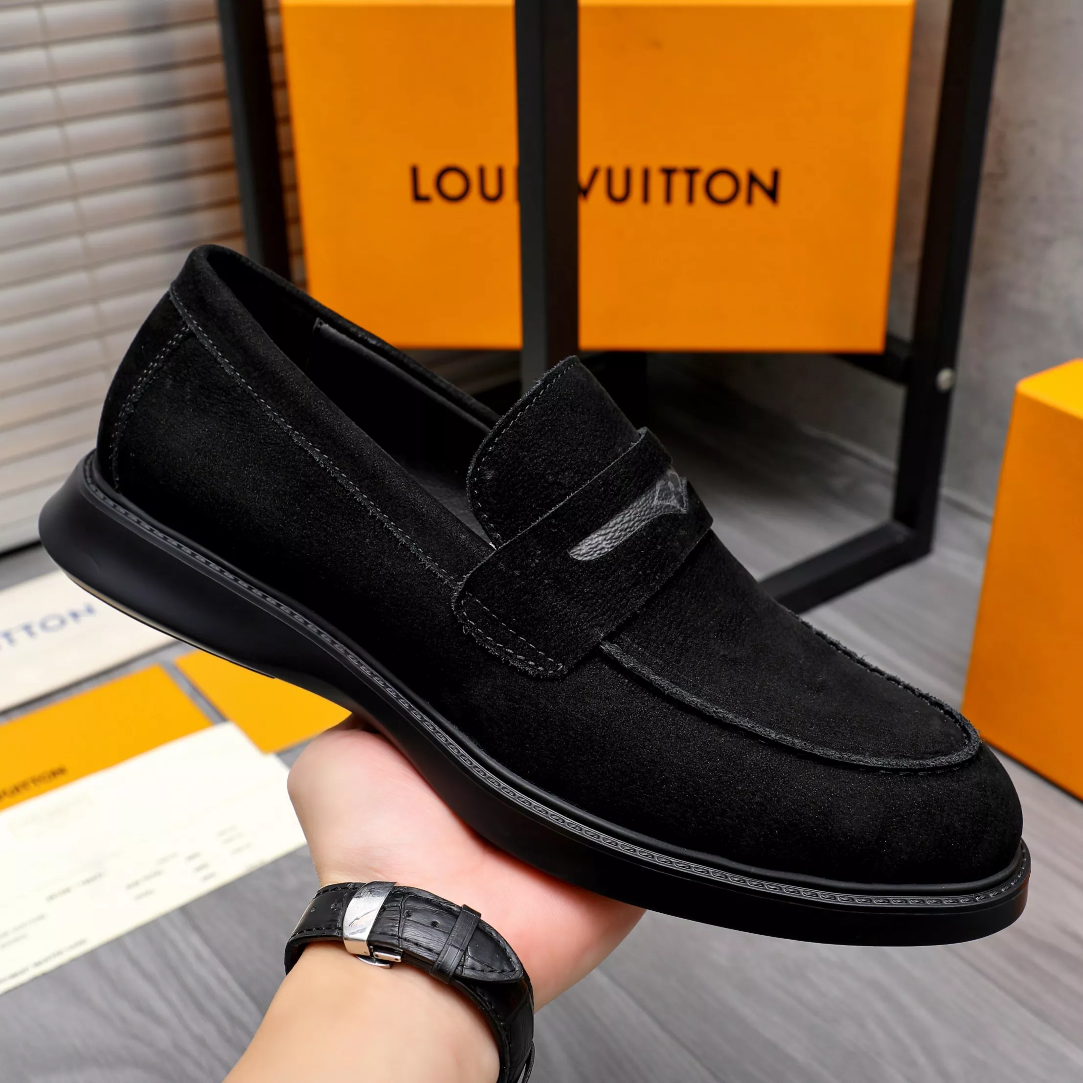 Compact 8173 Louis Vuitton LV Oxfords Shoes For Men