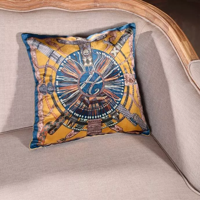 Compact 8197 Hermes Cushion