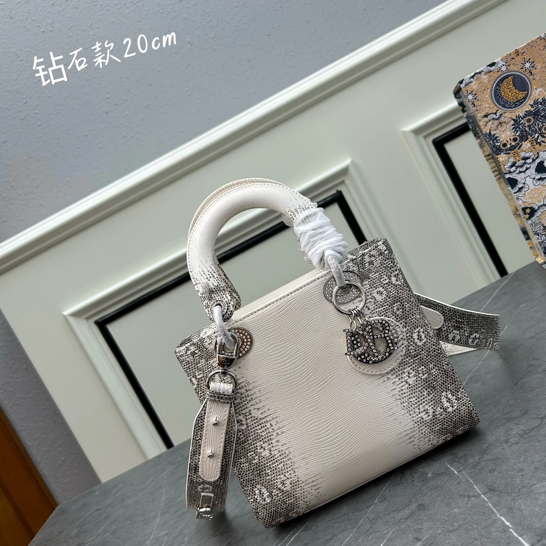 Compact 8465 Christian Dior AAA Quality Handbags For Women
