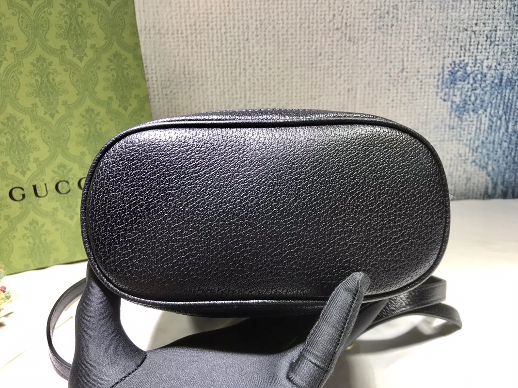 Compact 8609 Gucci AAA Quality Messenger Bags For Women