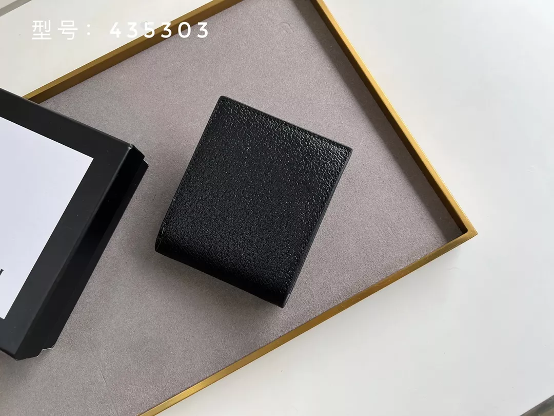 Compact 8749 Gucci Wallets For Men
