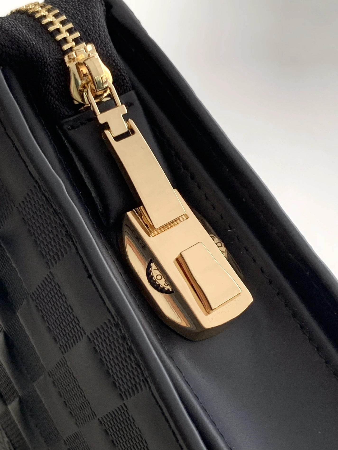 Compact 8758 Louis Vuitton AAA Man Wallets