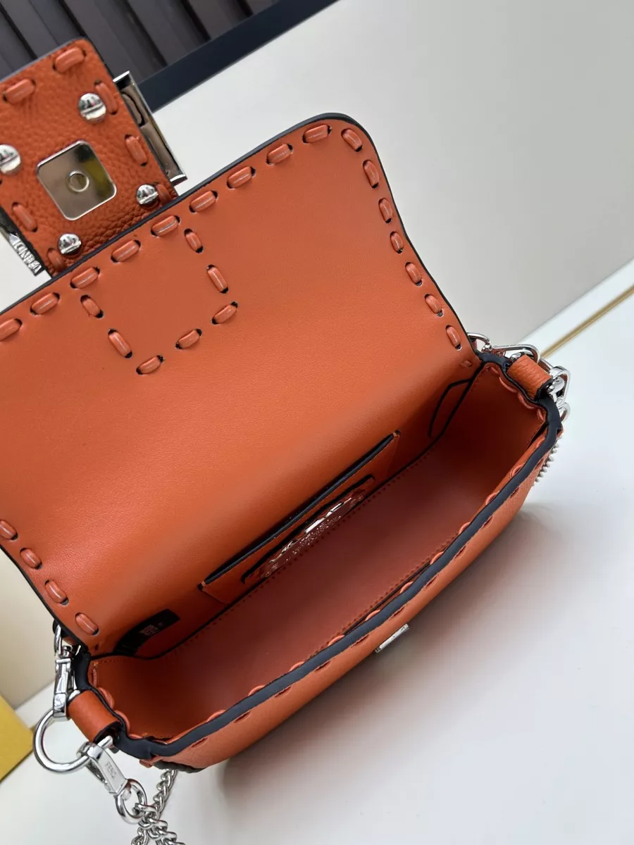 Compact 8783 Fendi AAA Quality Messenger Bags For Women