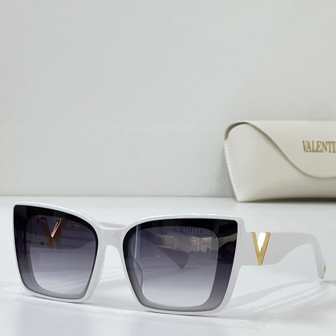 Compact 8816 Valentino AAA Quality Sunglasses