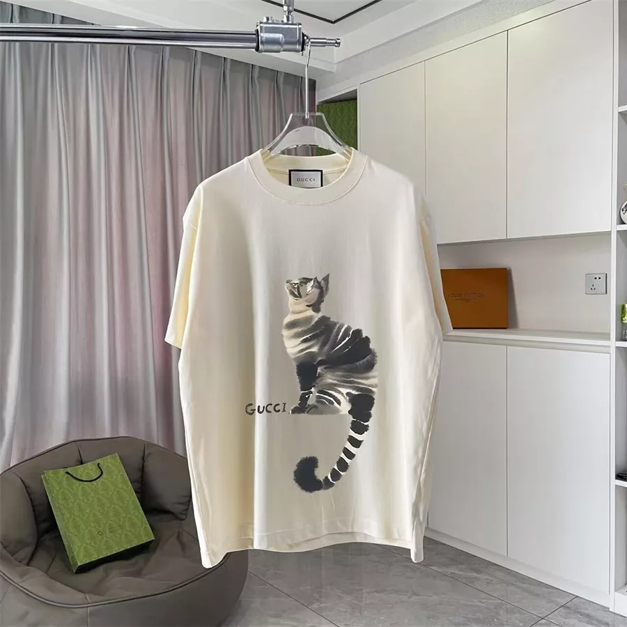 Compact 8946 Gucci T-Shirts Short Sleeved For Unisex