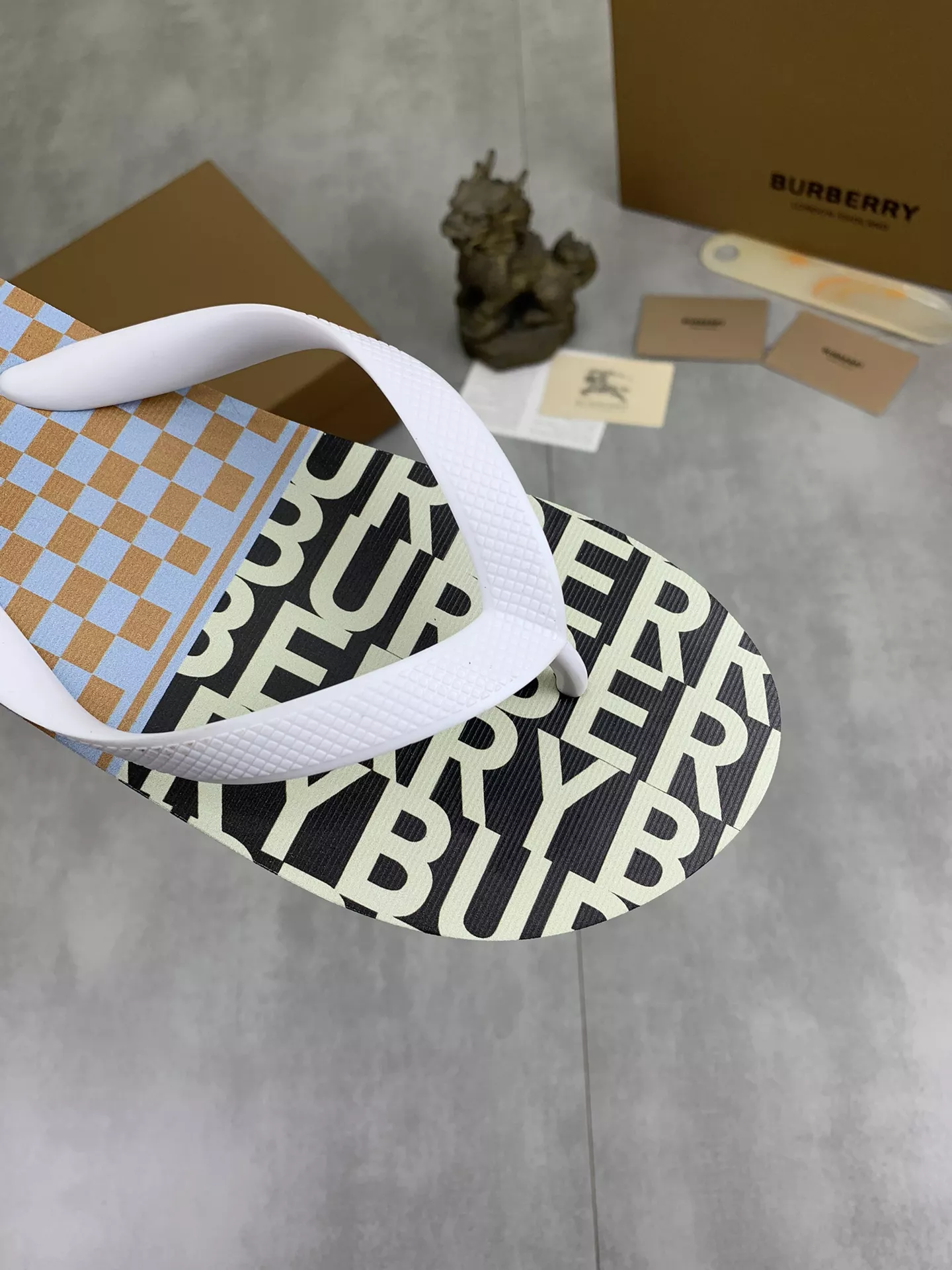 Compact 9084 Burberry Slippers For Women