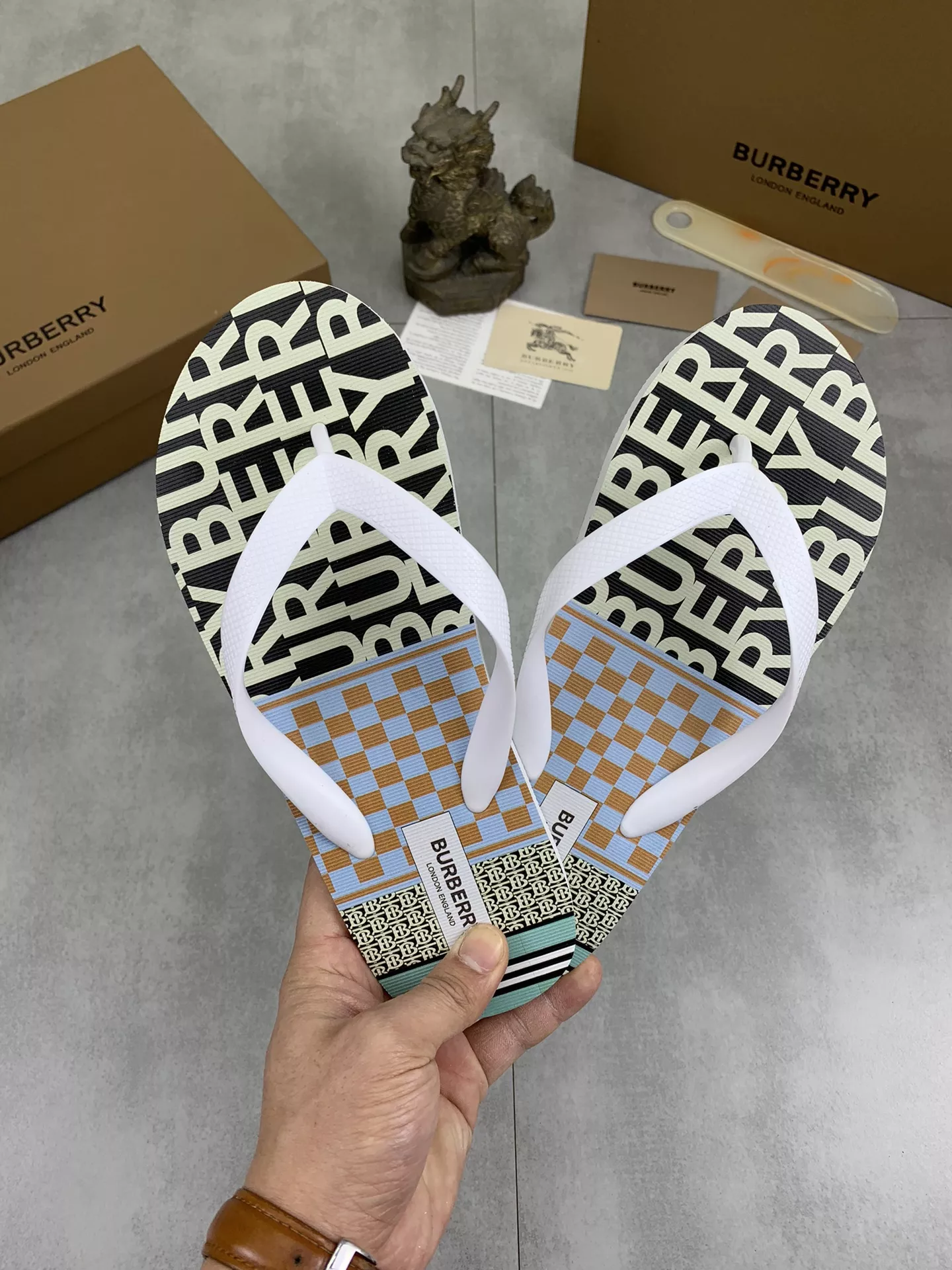 Compact 9084 Burberry Slippers For Women