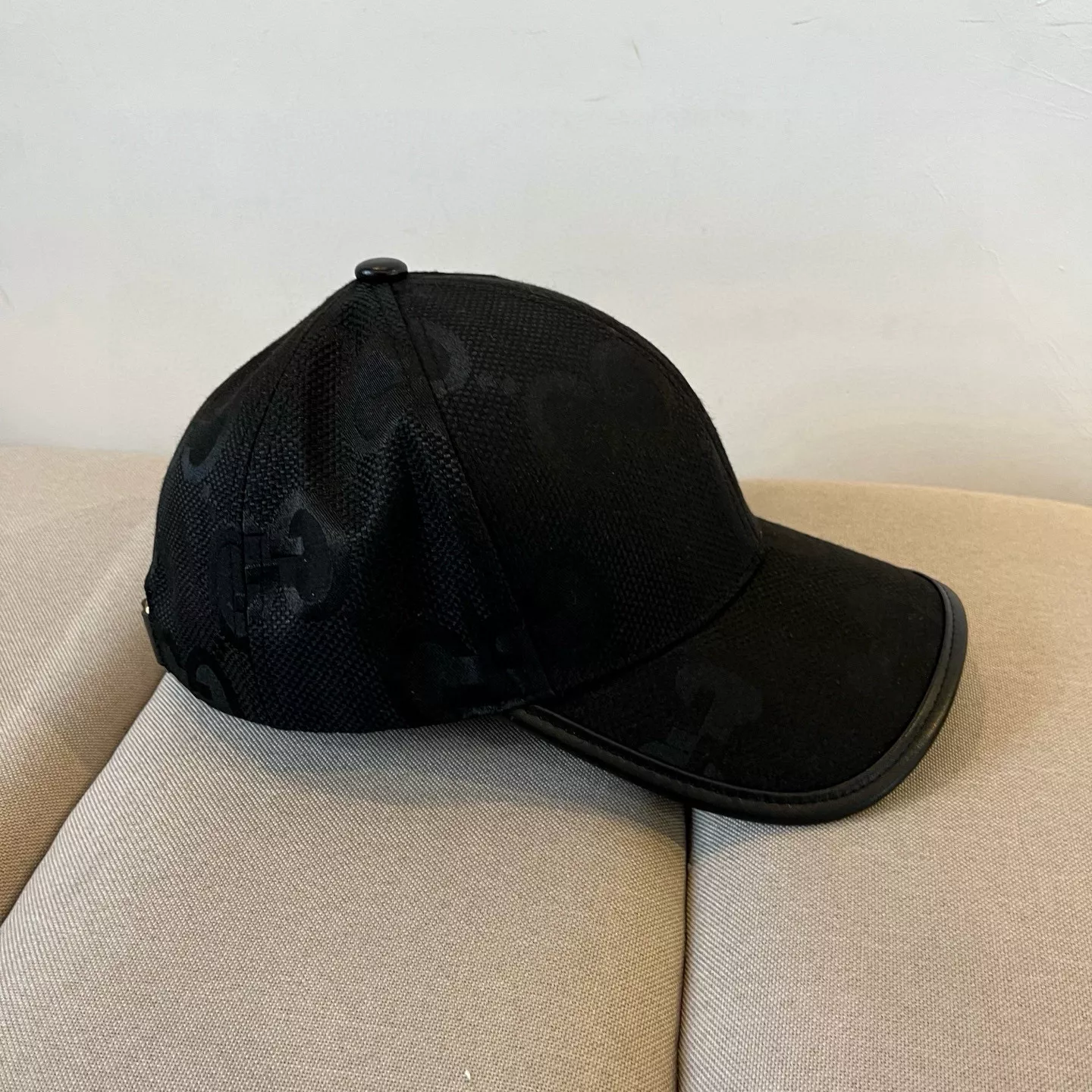 Compact 9111 Gucci Caps