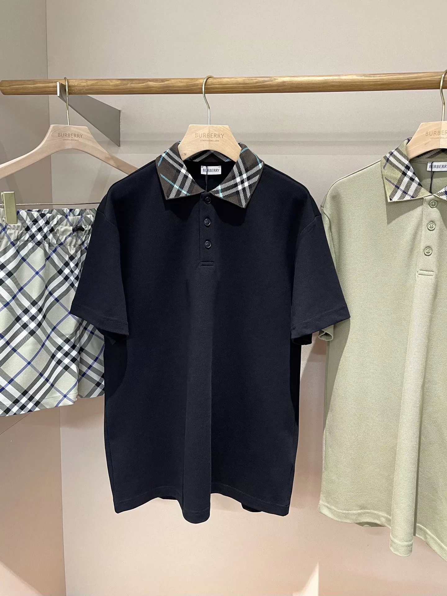 Compact 9501 Burberry T-Shirts Short Sleeved For Unisex