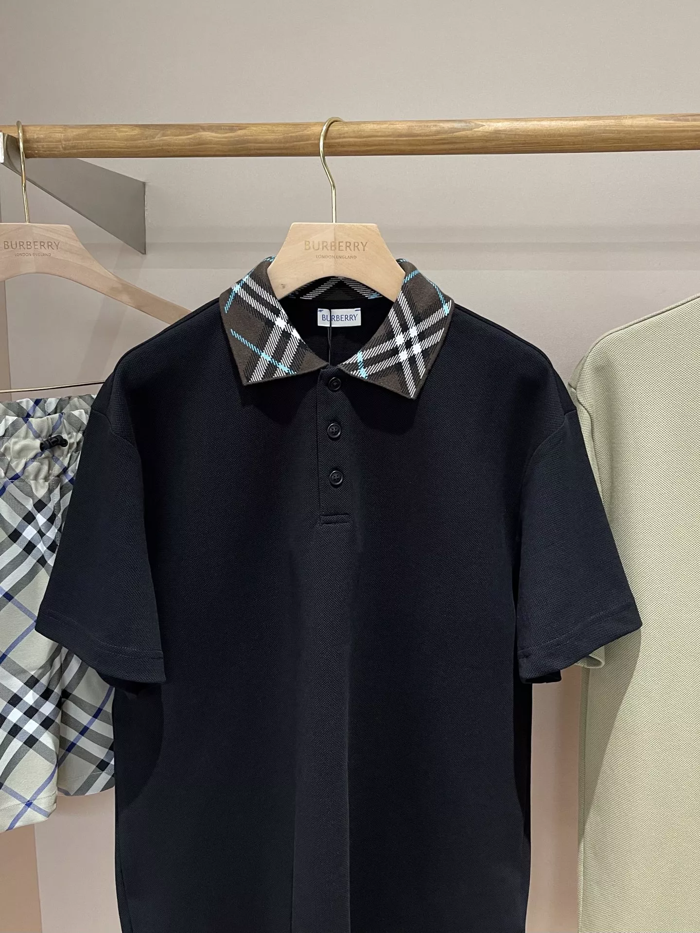 Compact 9501 Burberry T-Shirts Short Sleeved For Unisex