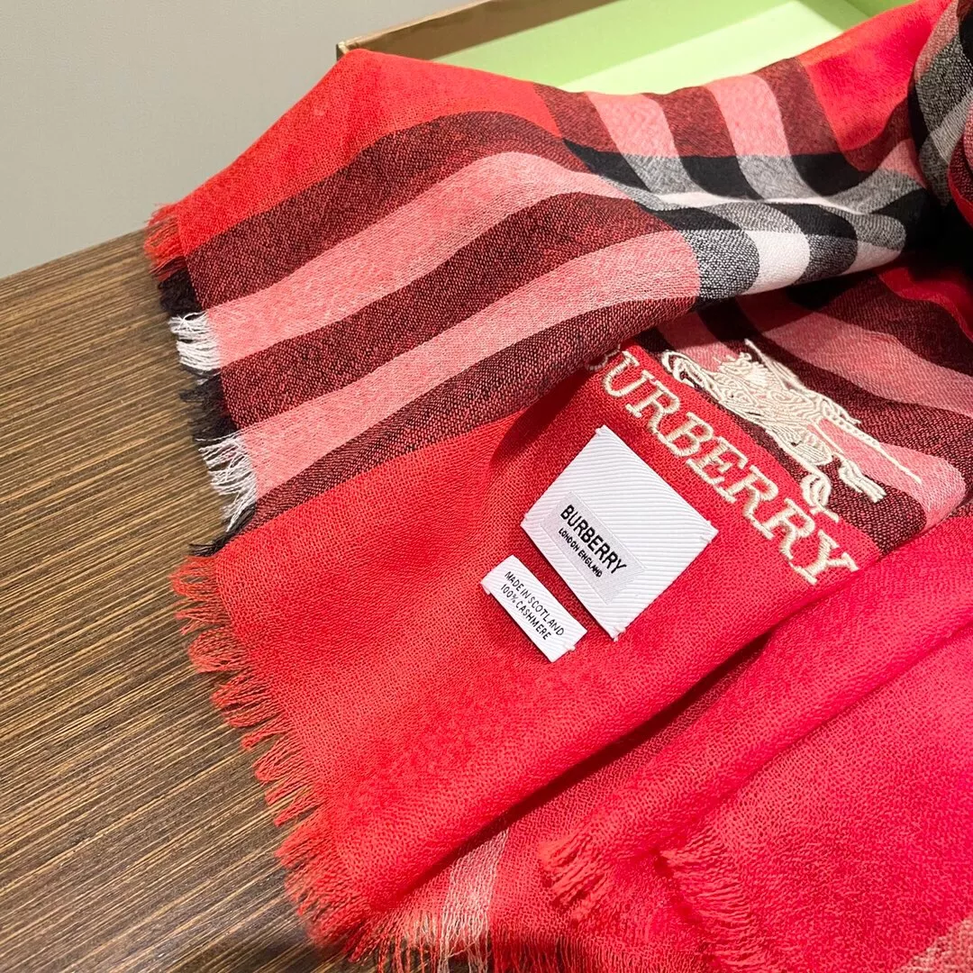Compact 9540 Burberry Scarf For Women