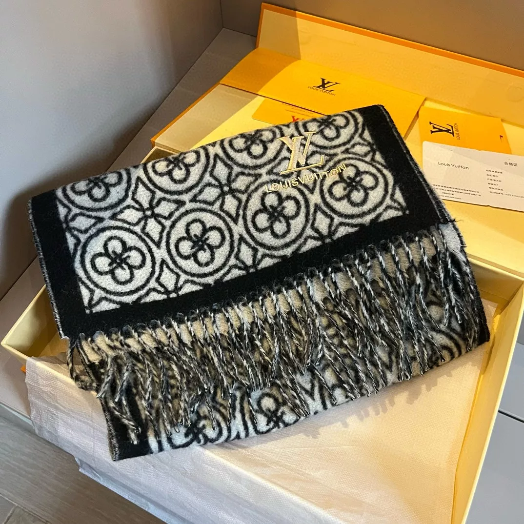 Compact 9747 Louis Vuitton Scarf For Women