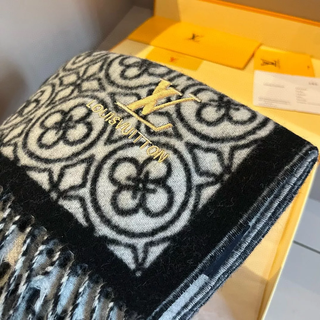 Compact 9747 Louis Vuitton Scarf For Women