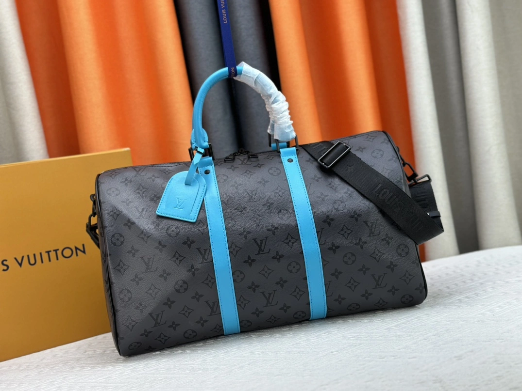Compact 9747 Louis Vuitton Travel Bags