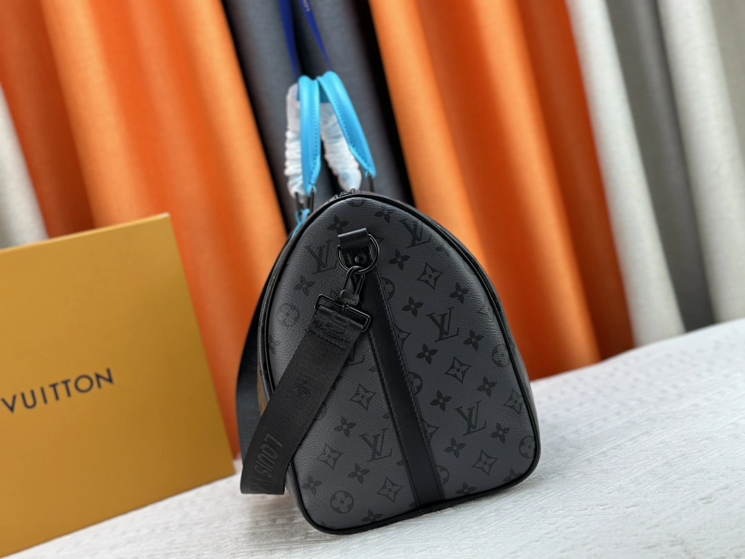 Compact 9747 Louis Vuitton Travel Bags