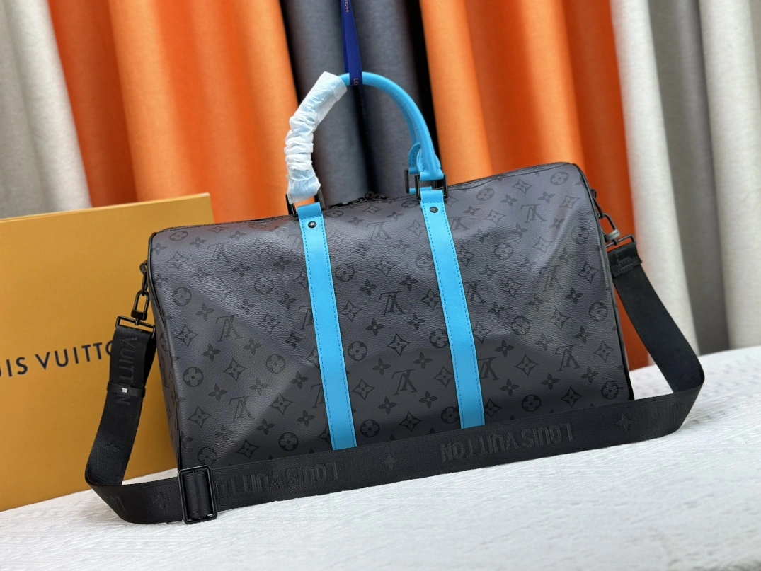 Compact 9747 Louis Vuitton Travel Bags