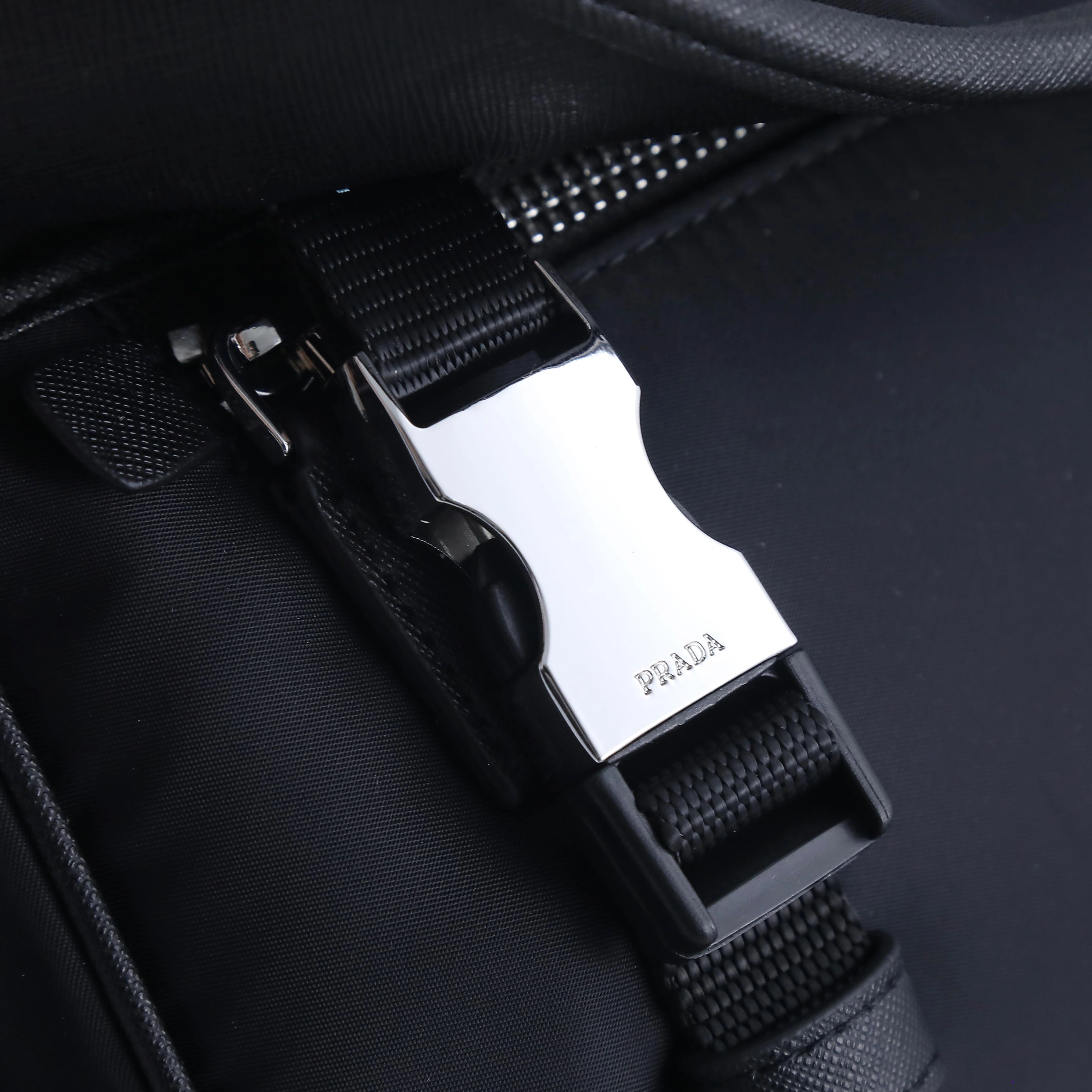 Compact 9809 Prada AAA Man Messenger Bags