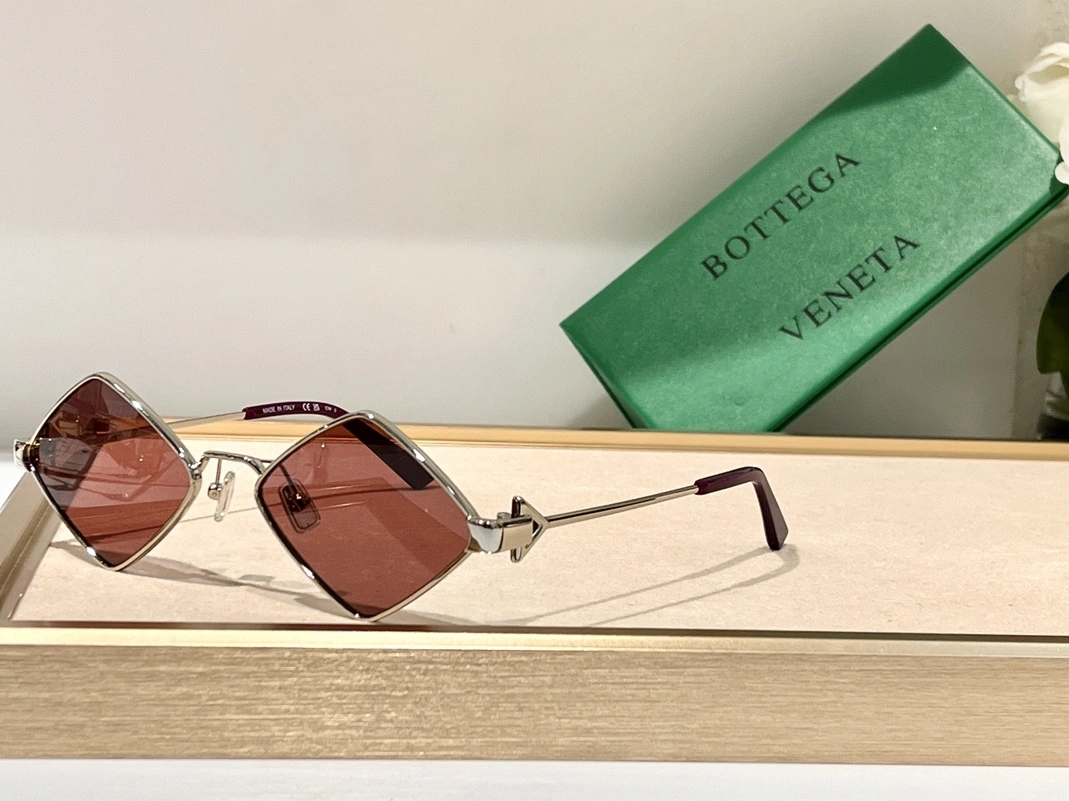 Compact 9819 Bottega Veneta AAA Quality Sunglasses