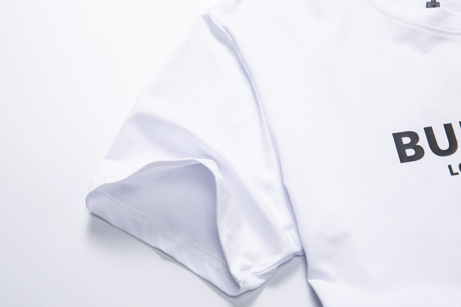 Compact 9889 Burberry Tracksuits Short Sleeved For Men
