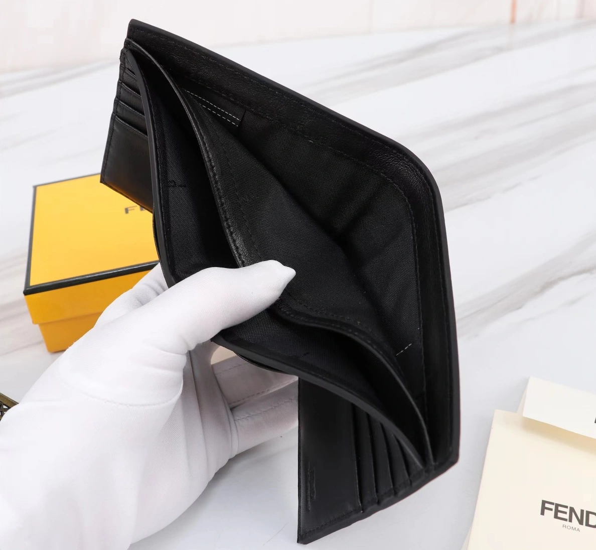 Compact 9899 Fendi AAA Man Wallets