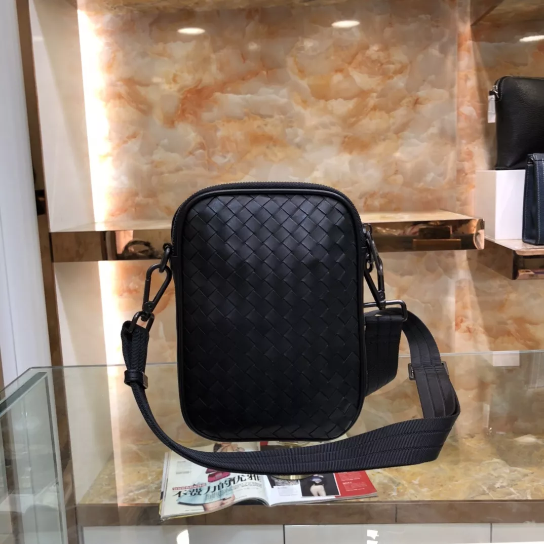 Compact 9961 Bottega Veneta AAA Man Messenger Bags