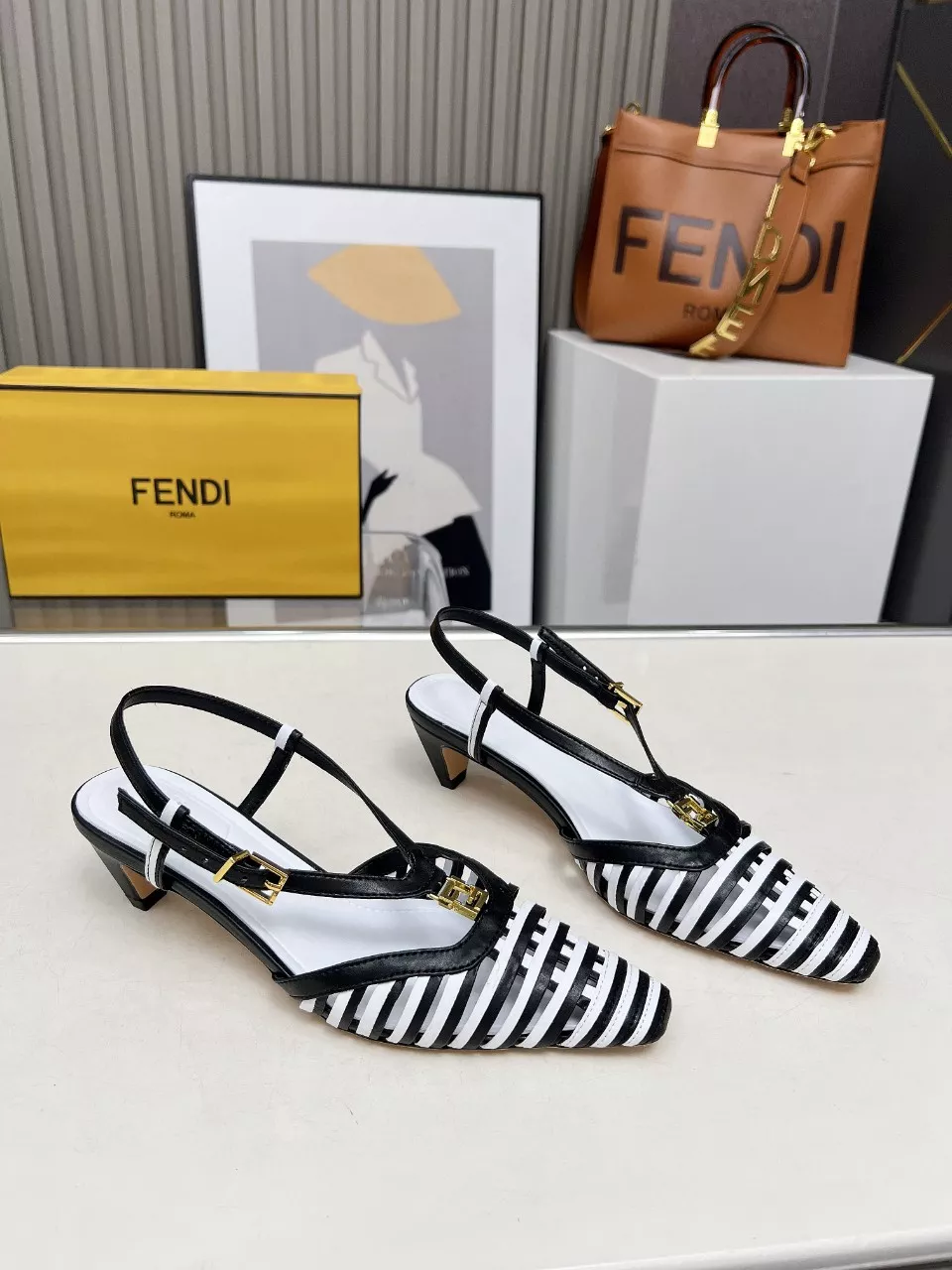 Compact 9965 Fendi Sandal For Women
