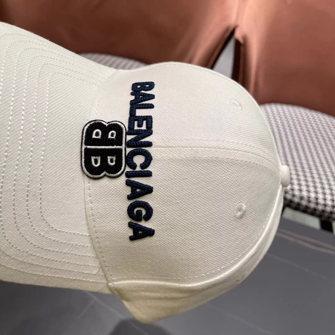 Cozy 1071 Balenciaga Caps