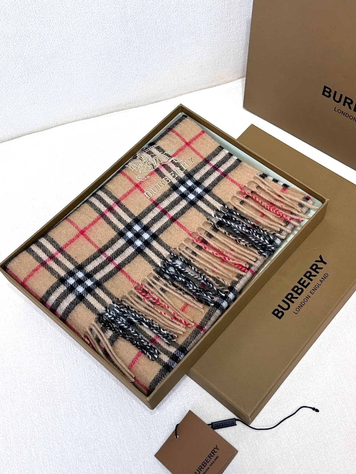 Cozy 114 Burberry Scarf