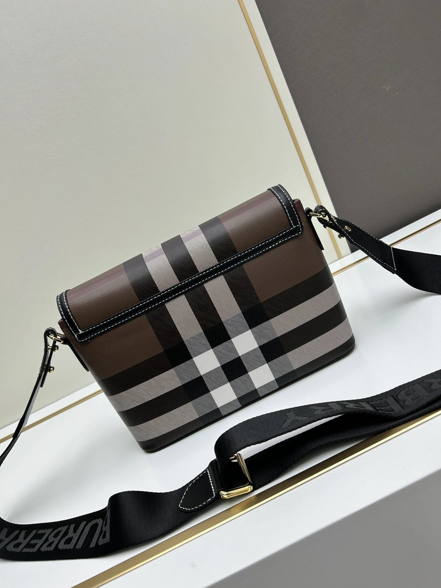 Cozy 1148 Burberry AAA Quality Messenger Bags For Women