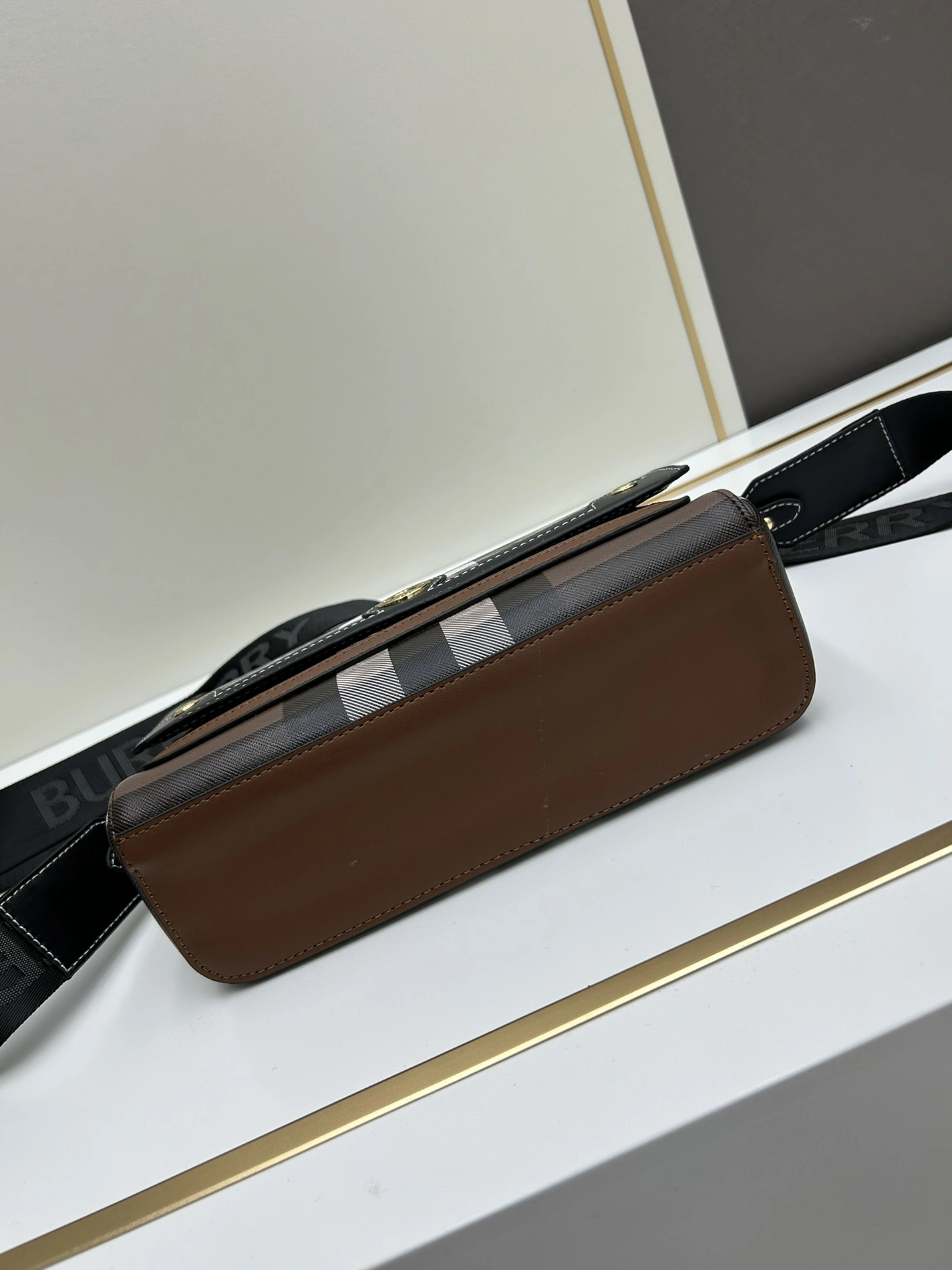 Cozy 1148 Burberry AAA Quality Messenger Bags For Women