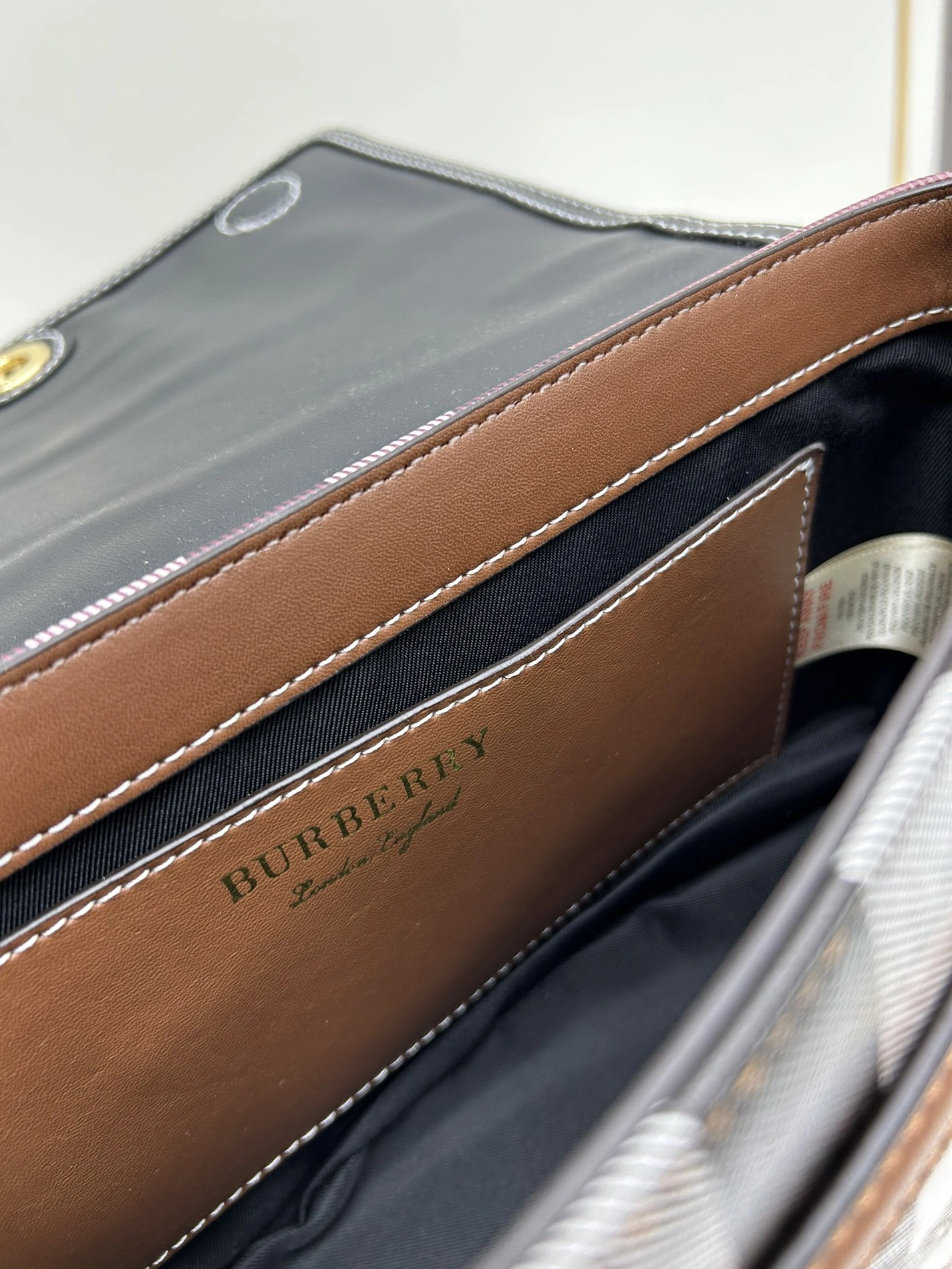 Cozy 1148 Burberry AAA Quality Messenger Bags For Women