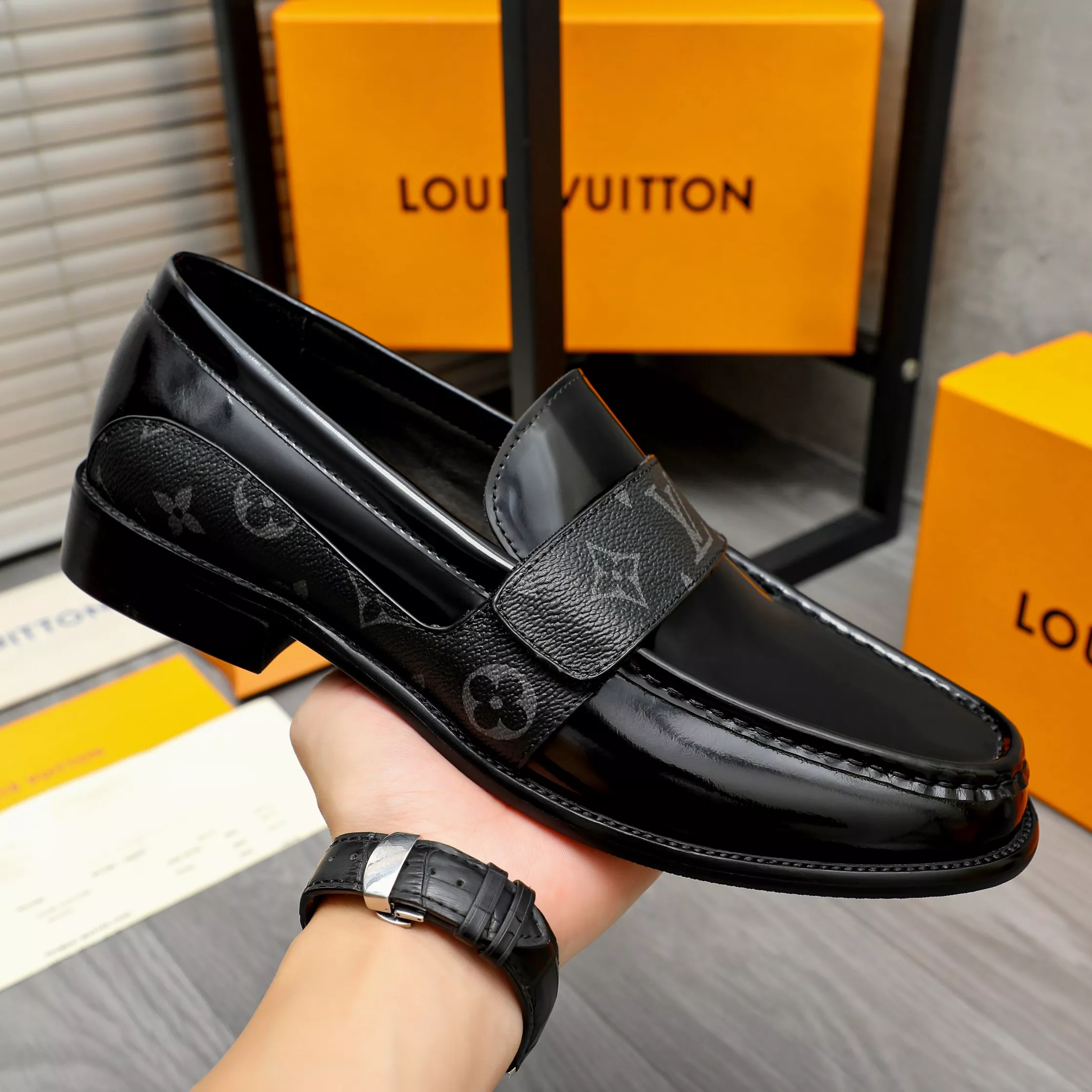 Cozy 1300 Louis Vuitton LV Oxfords Shoes For Men