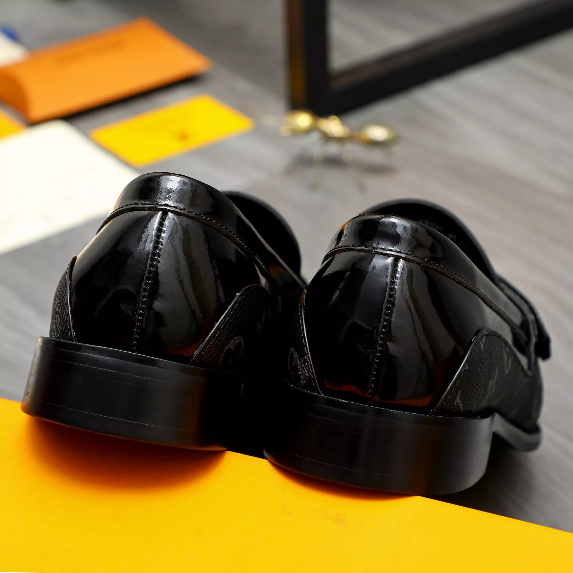 Cozy 1300 Louis Vuitton LV Oxfords Shoes For Men