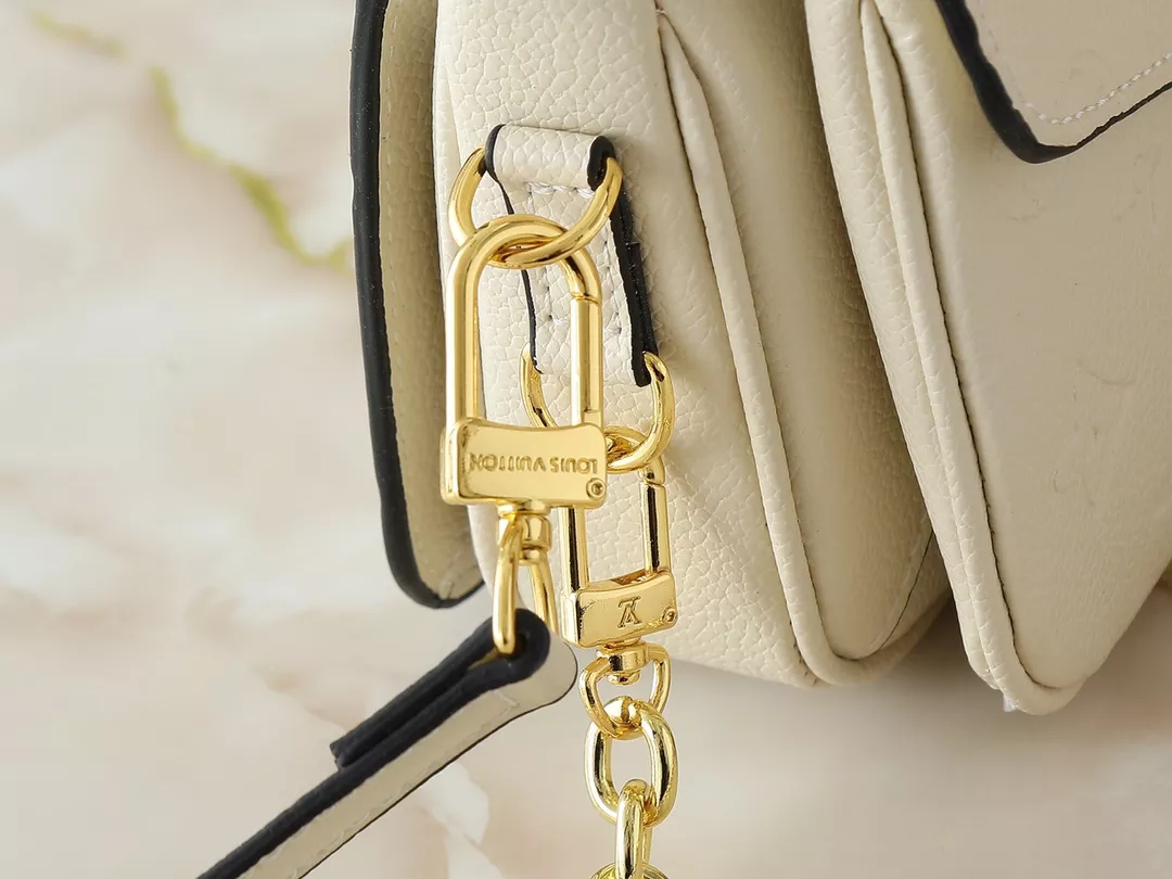 Cozy 1513 Louis Vuitton Messenger Bag For Women