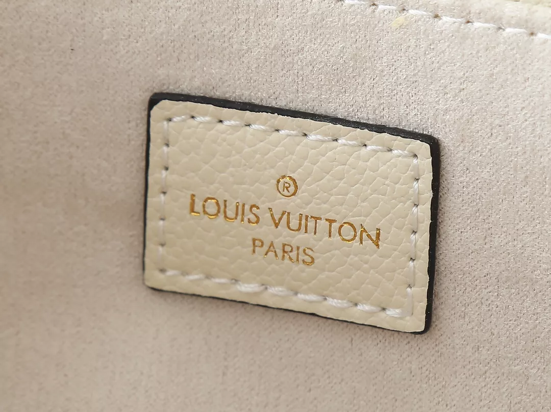 Cozy 1513 Louis Vuitton Messenger Bag For Women