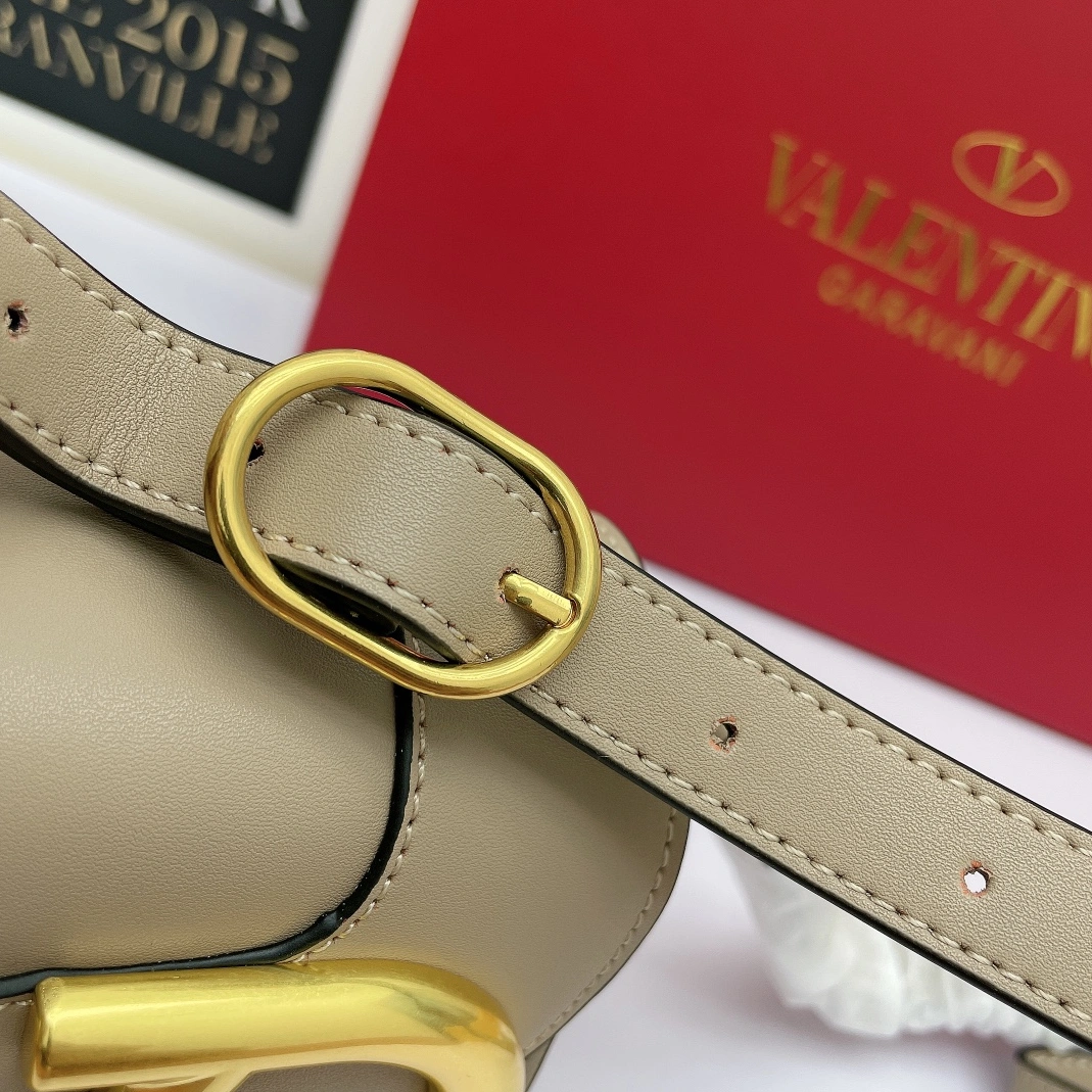 Cozy 1525 Valentino AAA Quality Messenger Bags For Women