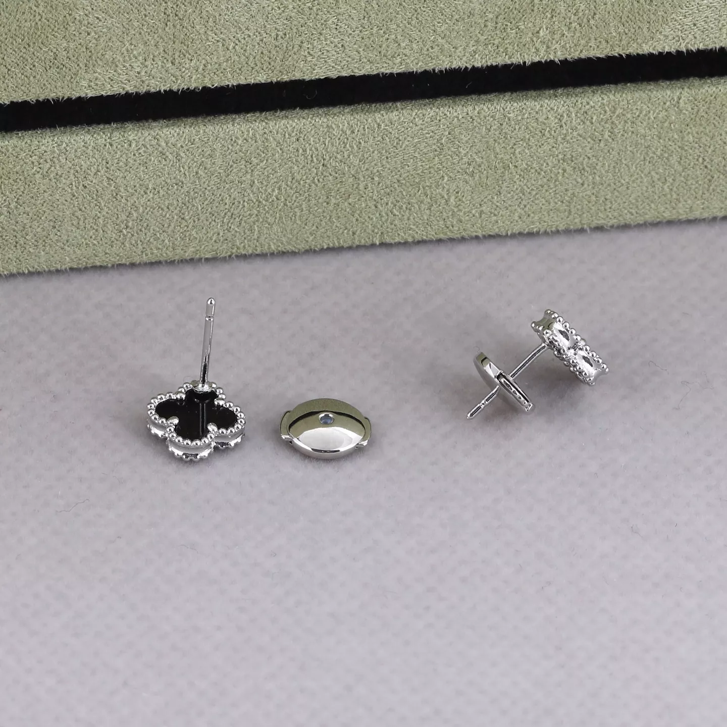 Cozy 162 Van Cleef & Arpels Earrings For Women