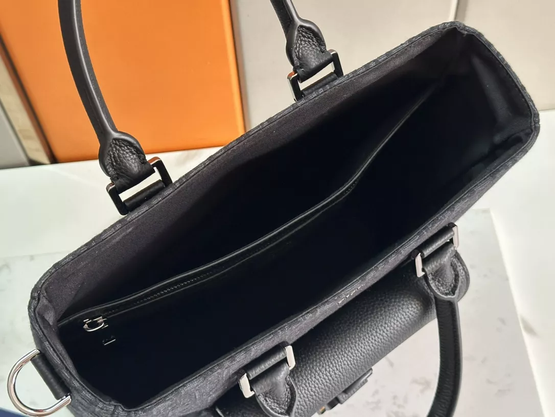 Cozy 1633 Christian Dior AAA Man Handbags