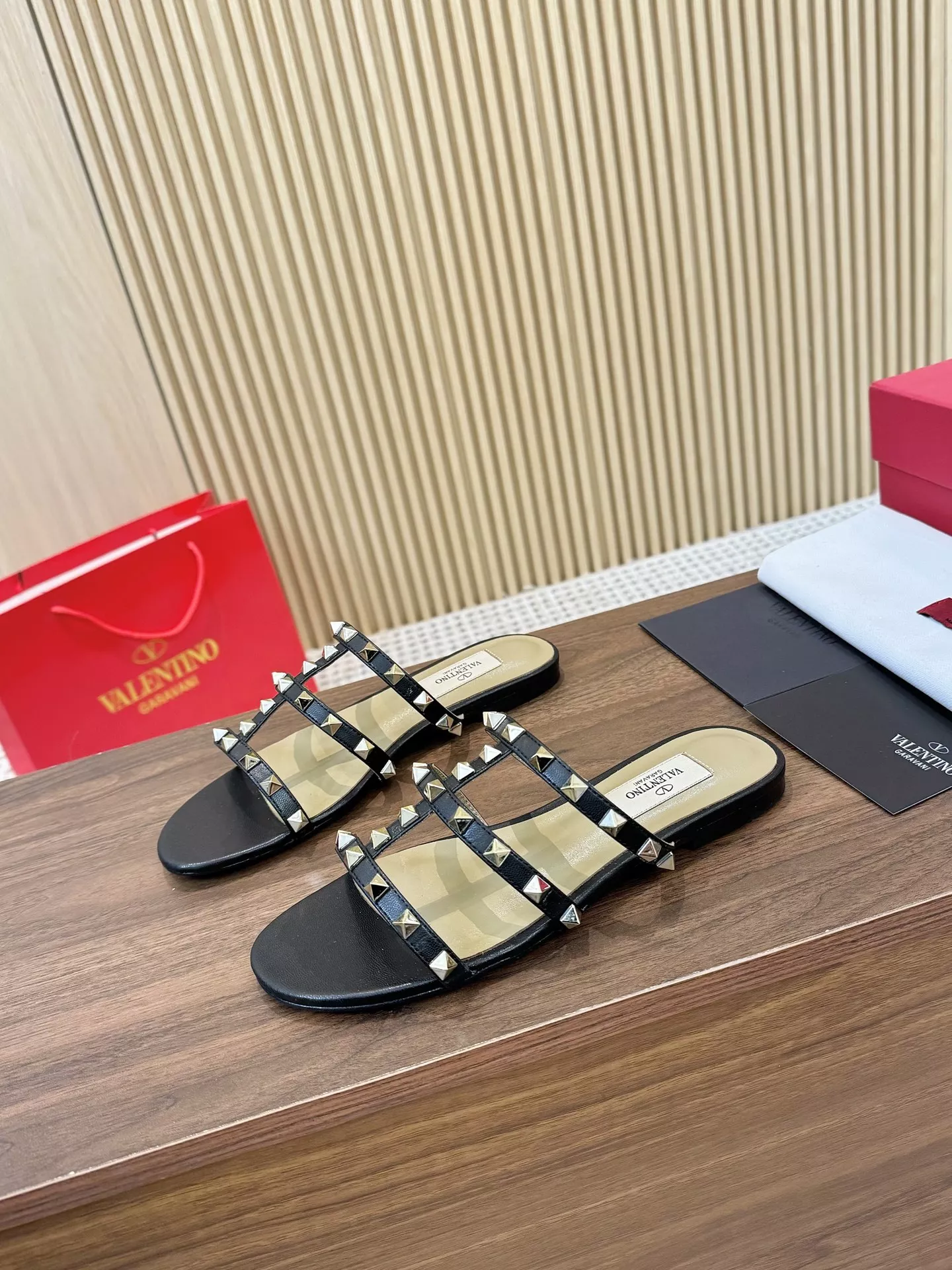 Cozy 171 Valentino Slippers For Women