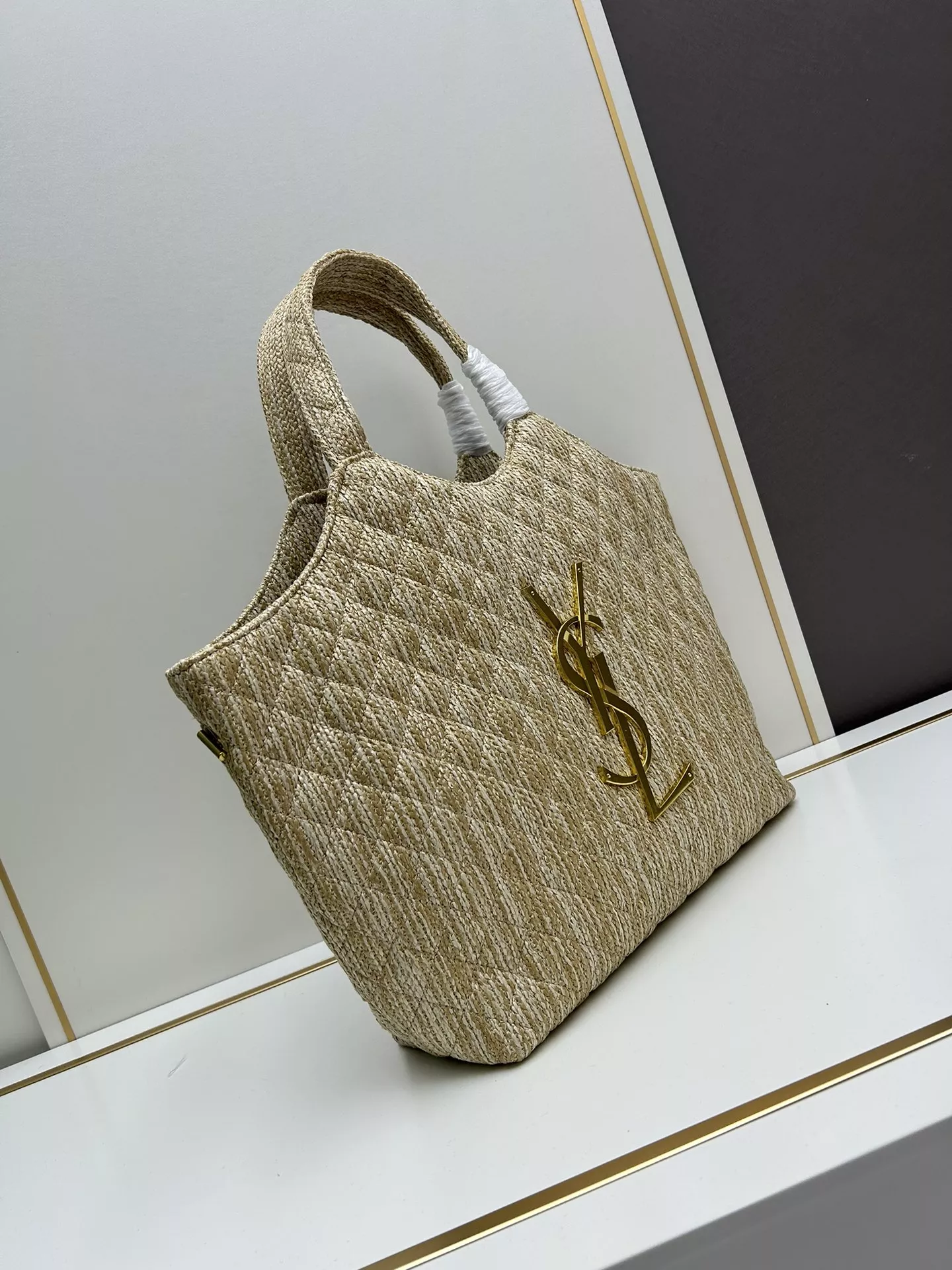 Cozy 1762 Yves Saint Laurent AAA Quality Handbags For Women