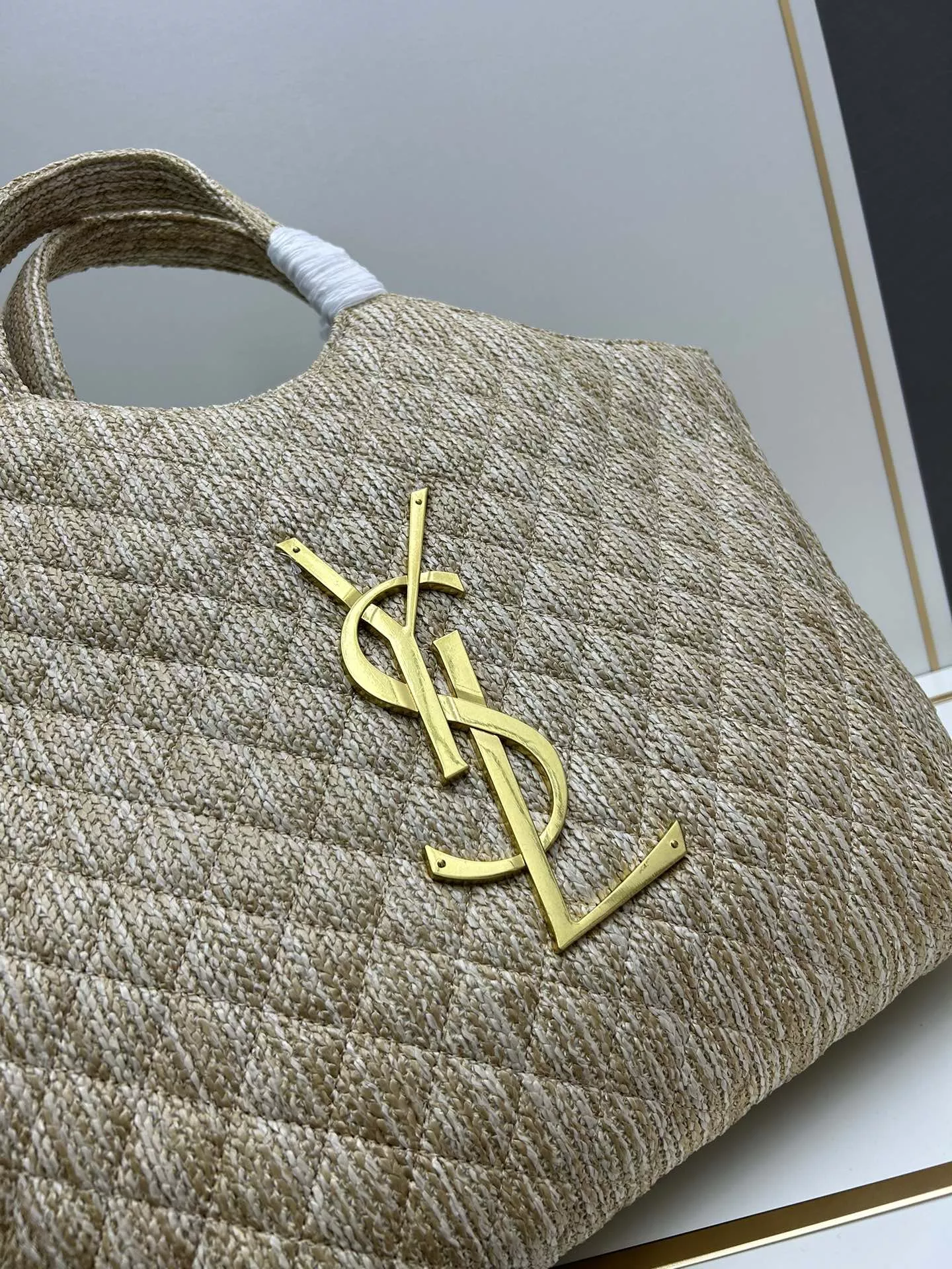 Cozy 1762 Yves Saint Laurent AAA Quality Handbags For Women